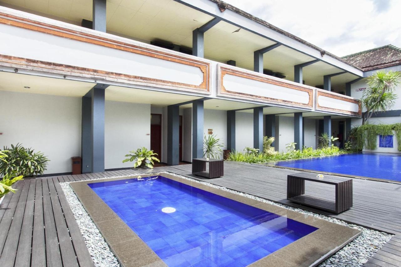 โฮเต็ล ยานี Hotel Pesanggaran ภายนอก รูปภาพ