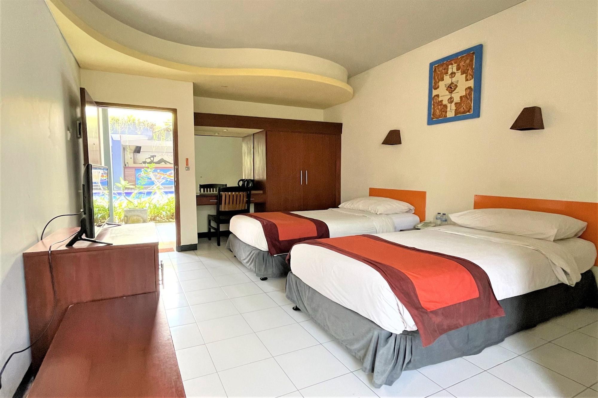โฮเต็ล ยานี Hotel Pesanggaran ภายนอก รูปภาพ